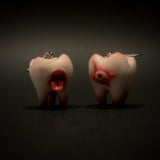 Pendientes de resina con forma de diente "Toothy Delight"