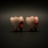 Pendientes de resina con forma de diente "Toothy Delight"